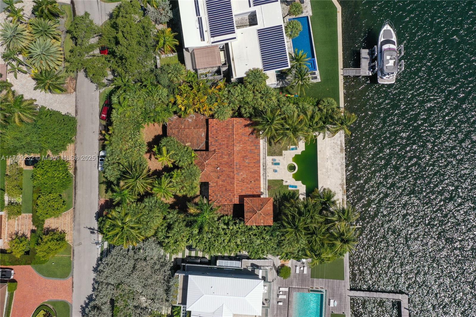 SUNRISE HARBOUR REV PL - Residential