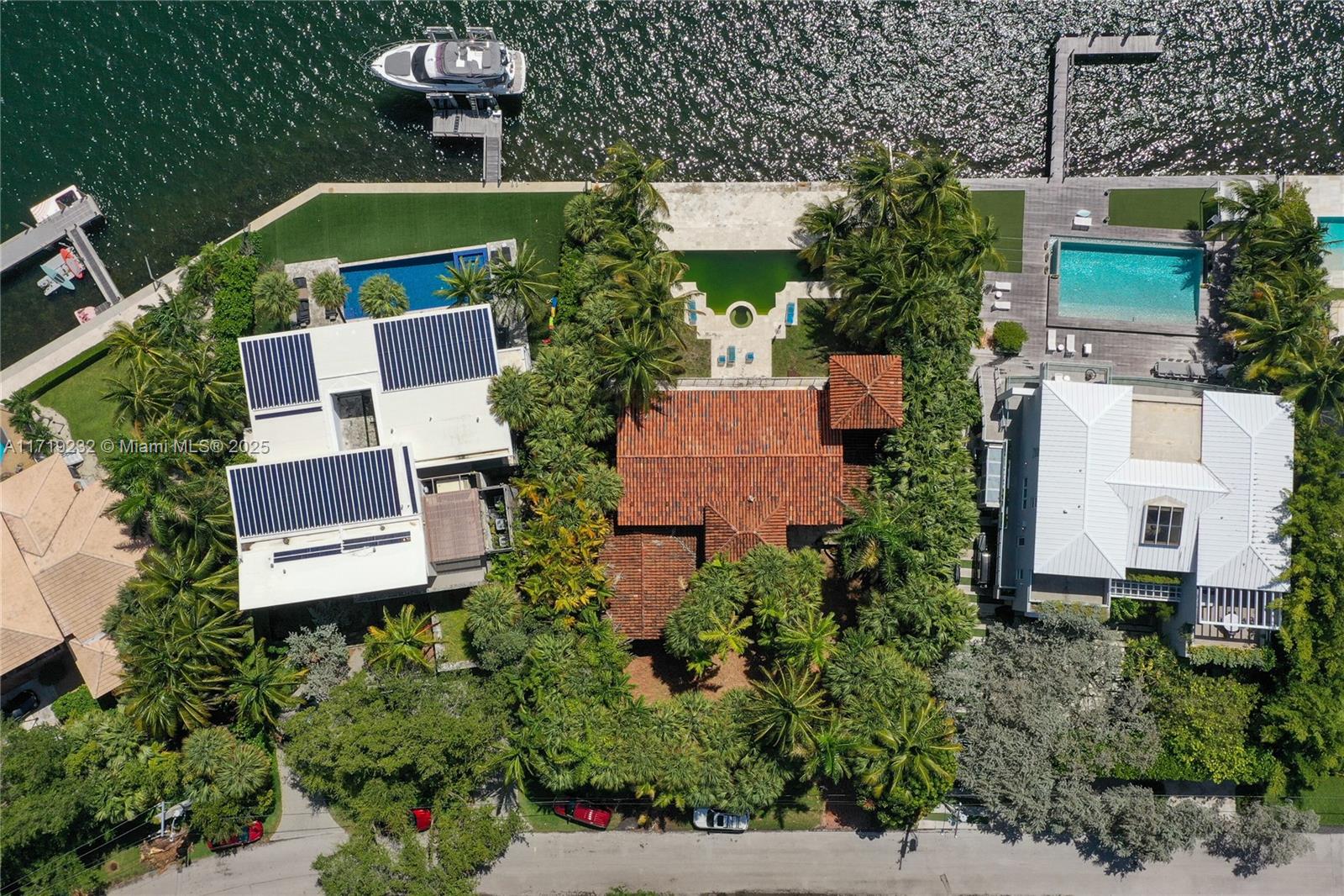 SUNRISE HARBOUR REV PL - Residential