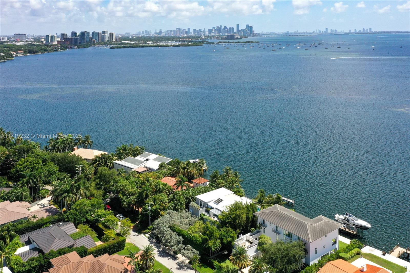 SUNRISE HARBOUR REV PL - Residential