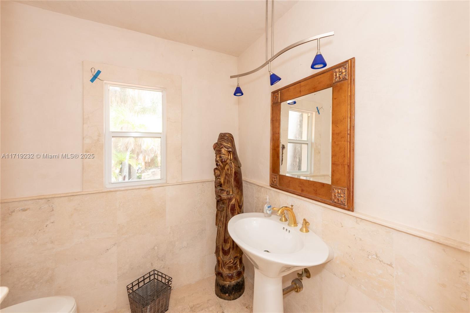 SUNRISE HARBOUR REV PL - Residential