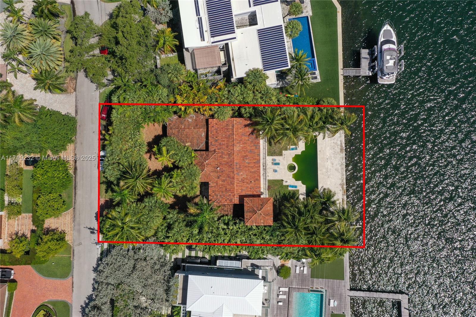 SUNRISE HARBOUR REV PL - Residential