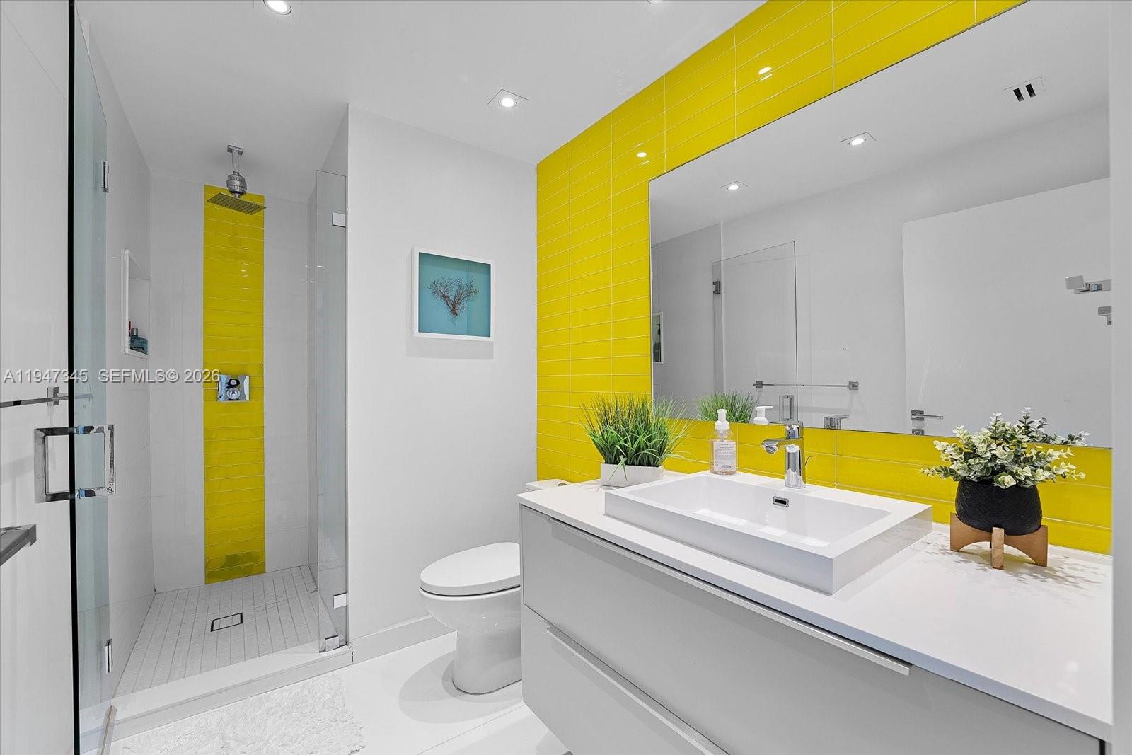 OCEANIA V CONDO - Residential