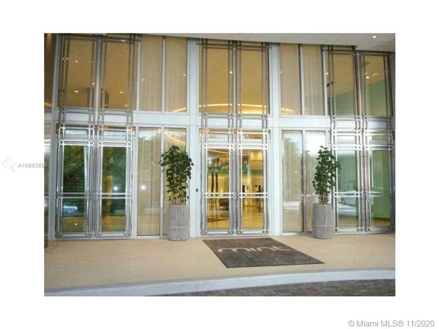 Amazing views luxury building at the riverfront, Great floor with guest bath, European kitchen with stainless steel appliances and granite counter tops next to downtown and Brickell! Unit has great natural lighting as well as awesome view from bedroom, State of the art amenities. Rent includes water, basic cable and internet. Stunning  night view, Don't miss this opportunity. Easy to show