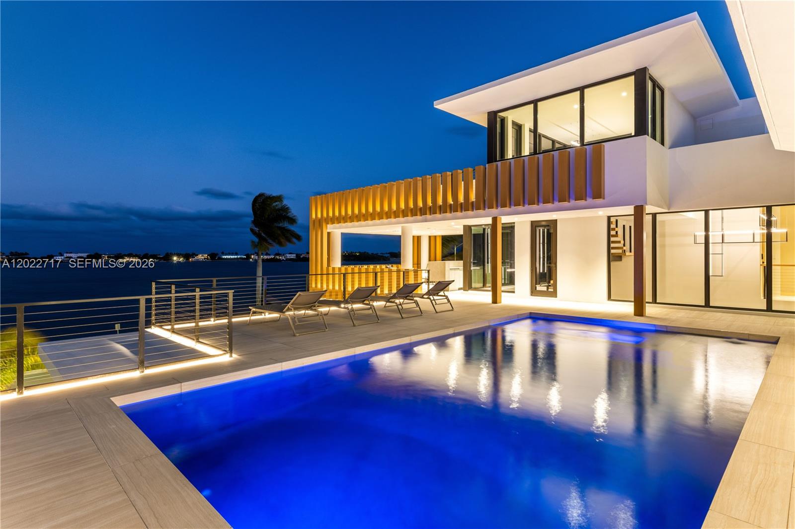 BEACH SHORES - Residential
