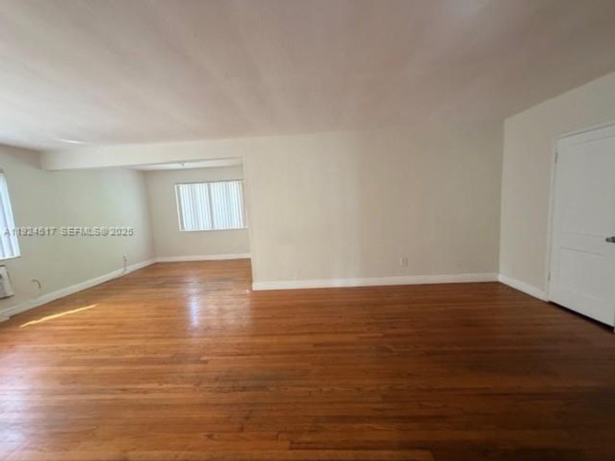 CORAL GABLES HUGE 2 BEDROOMS, 1 BATH UNIT ON 2ND FLOOR, WOOD FLOORS, VERY SPACIOUS LIVING SPACE,  GOOD CLOSET.  WALK TO TROLLEY STOP, CLOSE TO SHOPPING & RESTURANTS. MUST SEE!