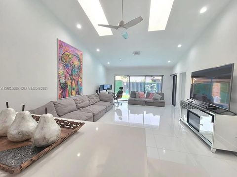 Tiny photo for 270 SE 7th St, Dania Beach, FL 33004 (MLS # A12031555)