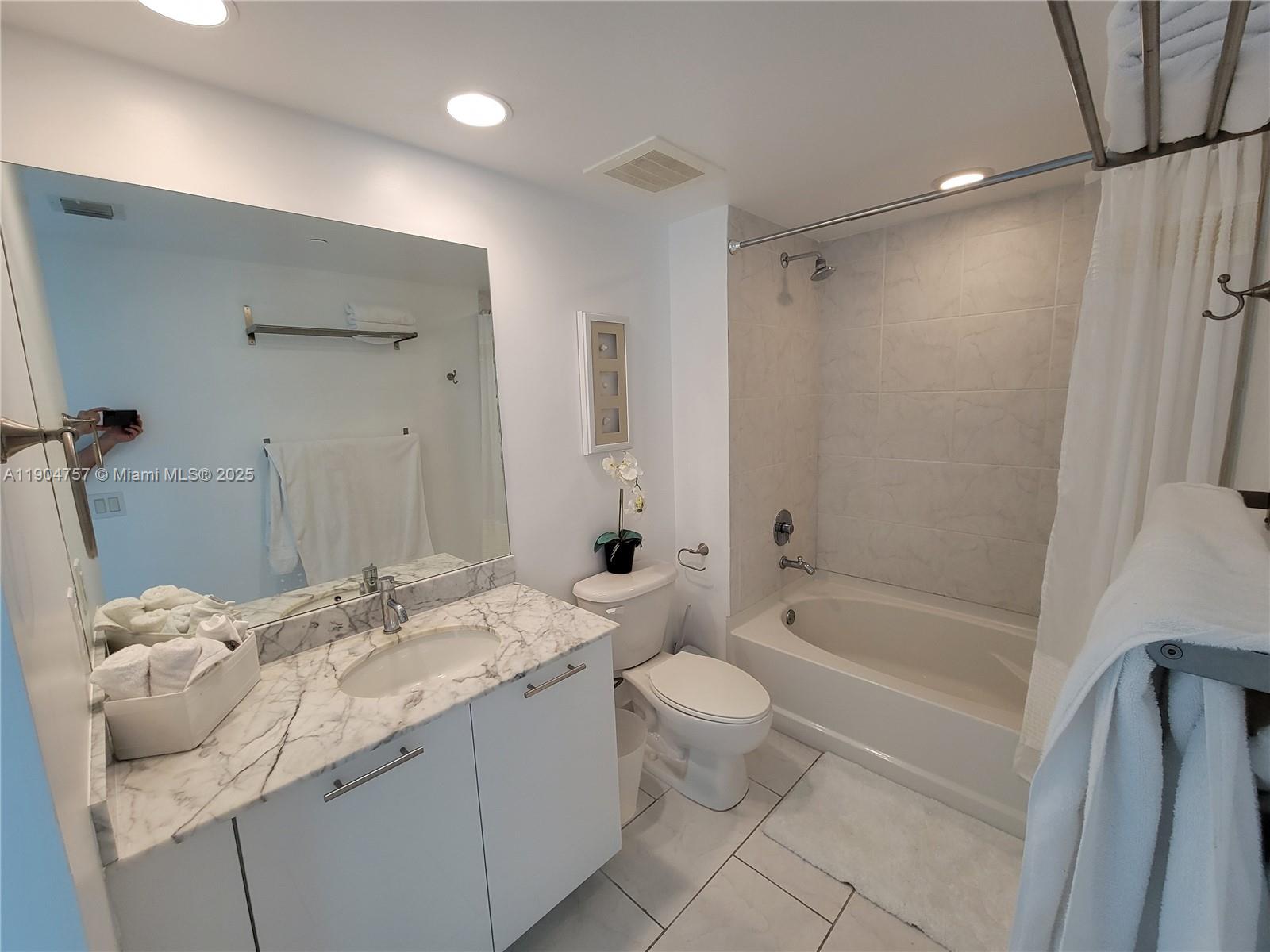 Plaza 901 Brickell Condo - Residential Lease