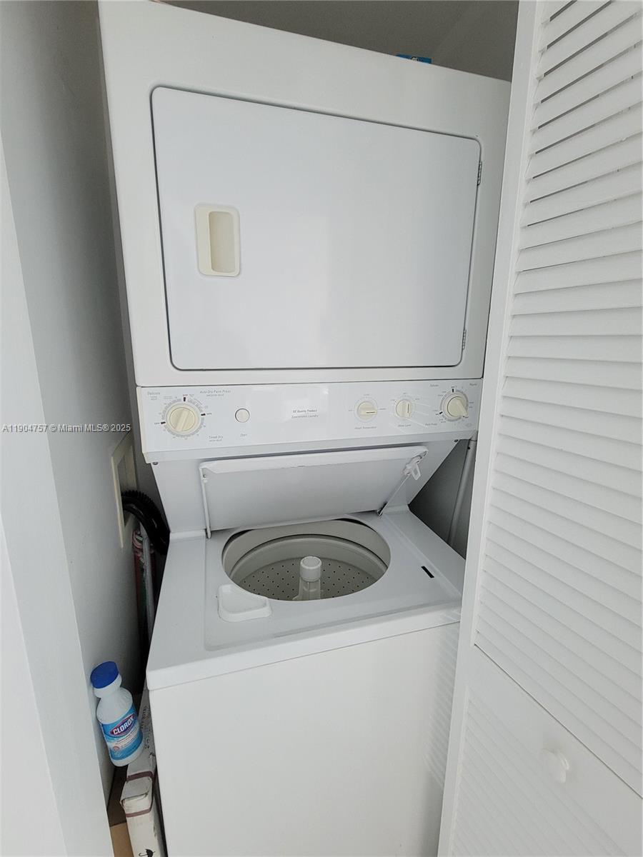 Plaza 901 Brickell Condo - Residential Lease