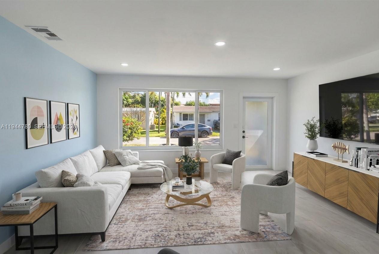 GOLD KEY VILLAS WEST - Residential