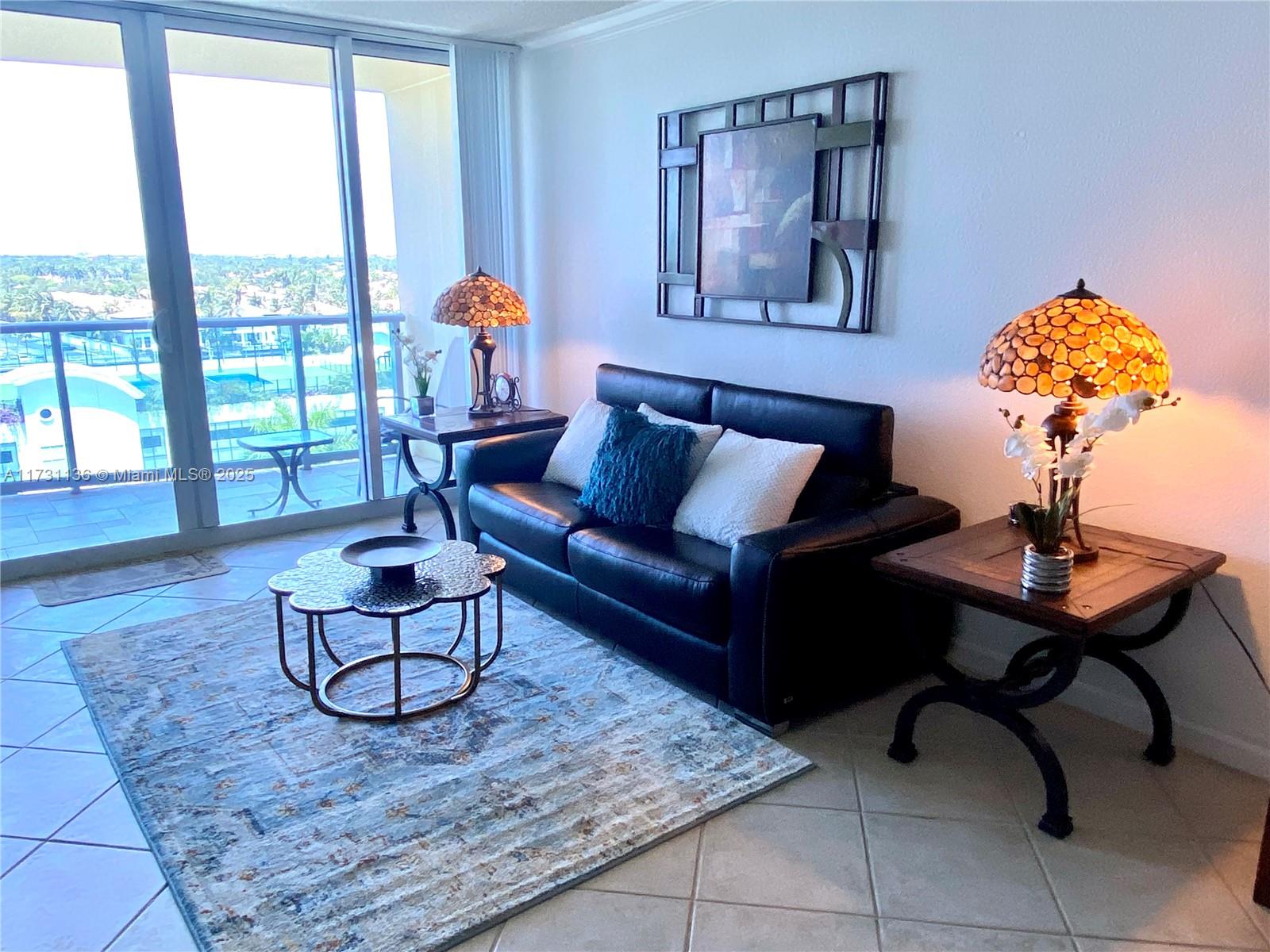 WAVE CONDO - Residential