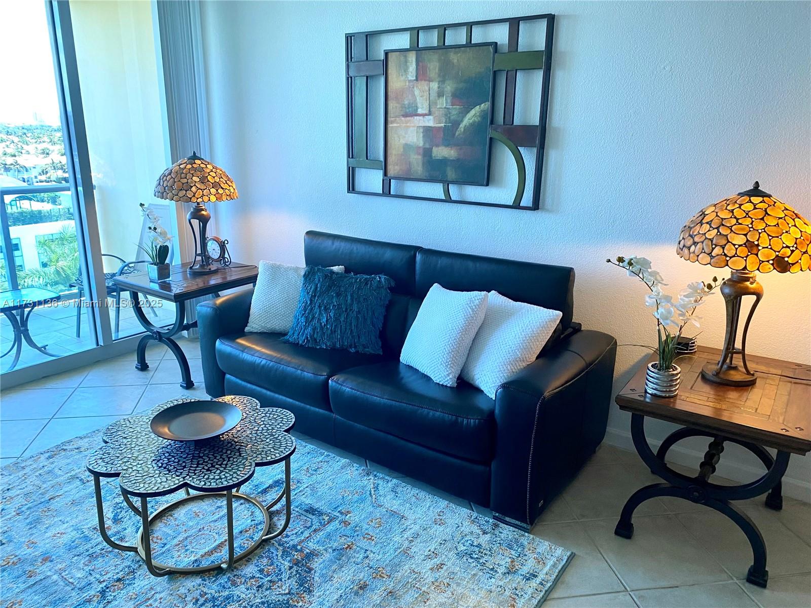 WAVE CONDO - Residential