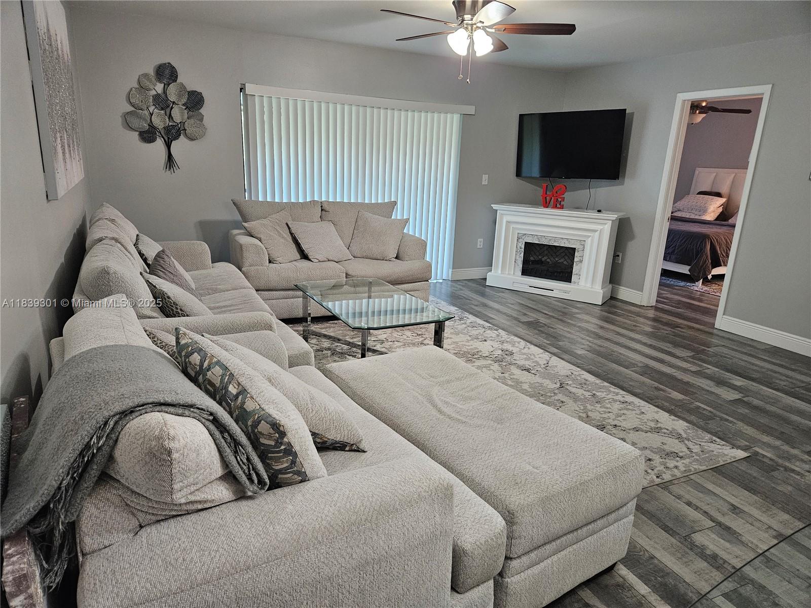 8600 NW 34th Pl B208