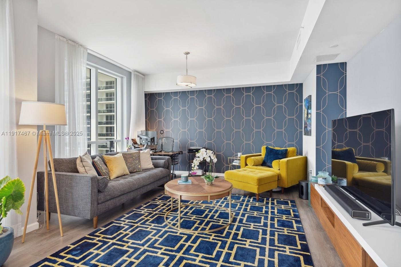 THE CRIMSON CONDO - Residential