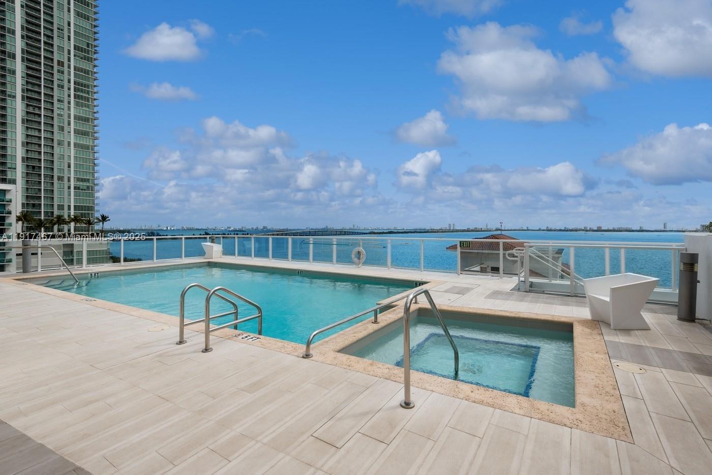 THE CRIMSON CONDO - Residential