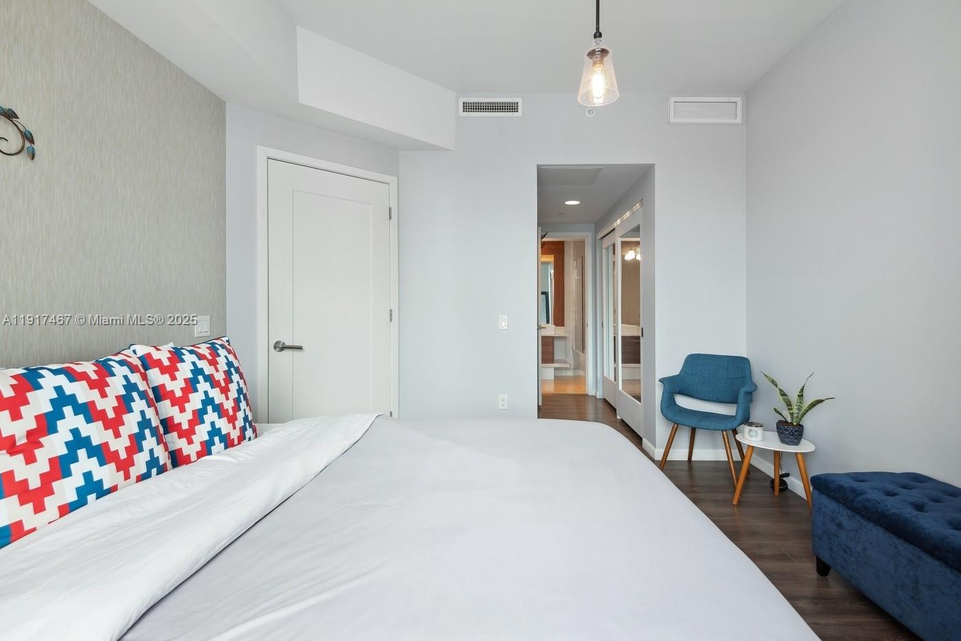 THE CRIMSON CONDO - Residential