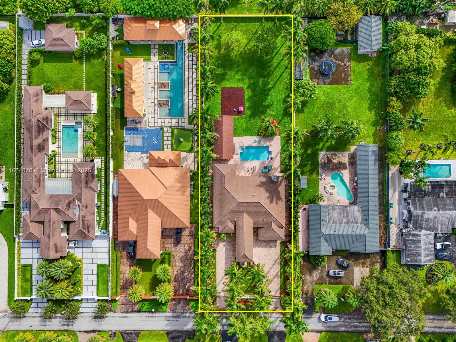 3601 Sw 129th Ave, Miami, Broward County, Florida - 5 Bedrooms  
4 Bathrooms - 