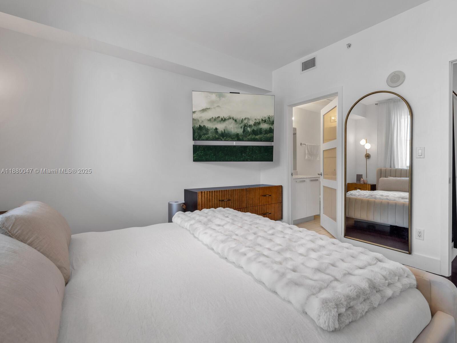 BLUE CONDO - Residential