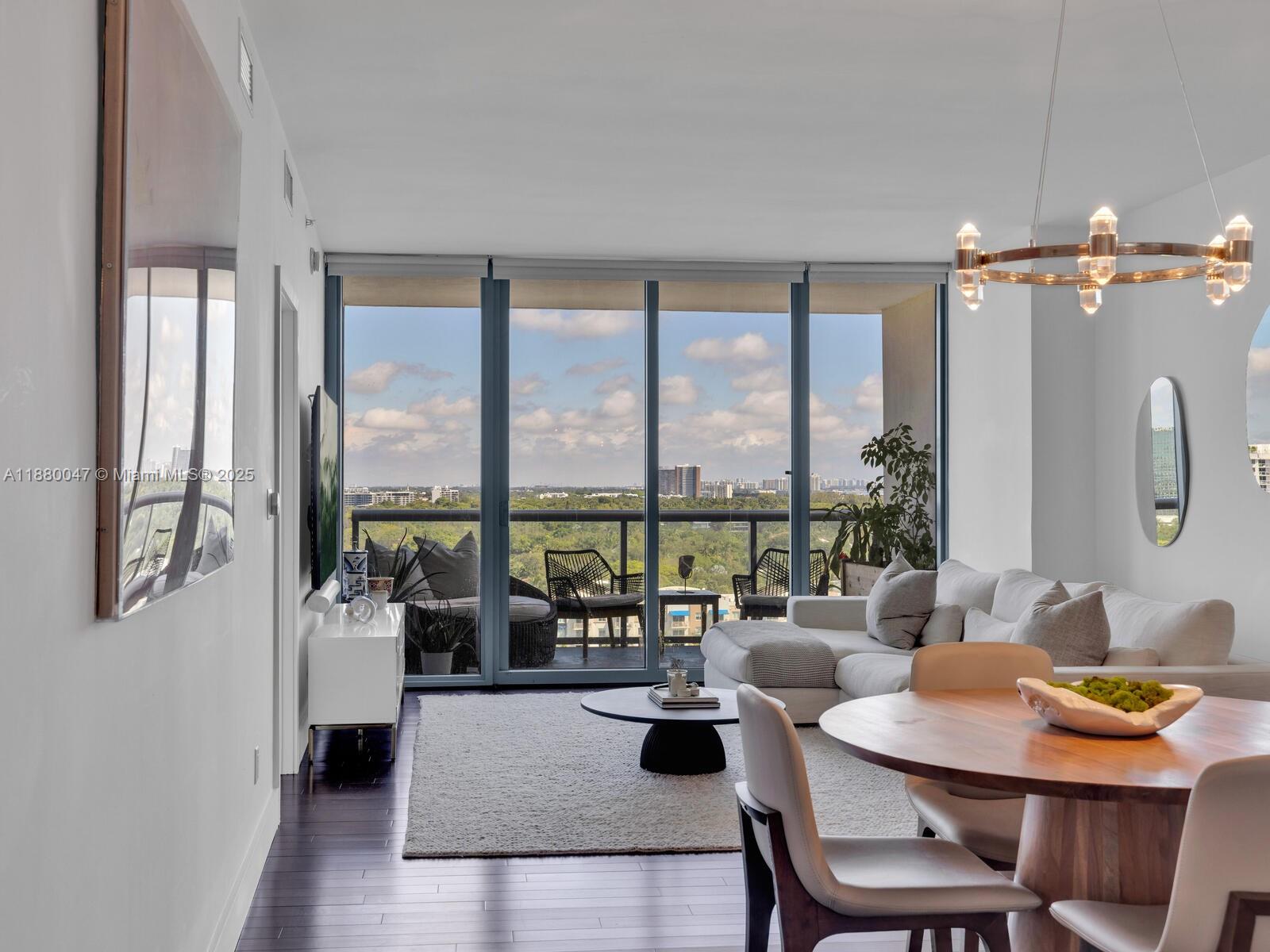 BLUE CONDO - Residential