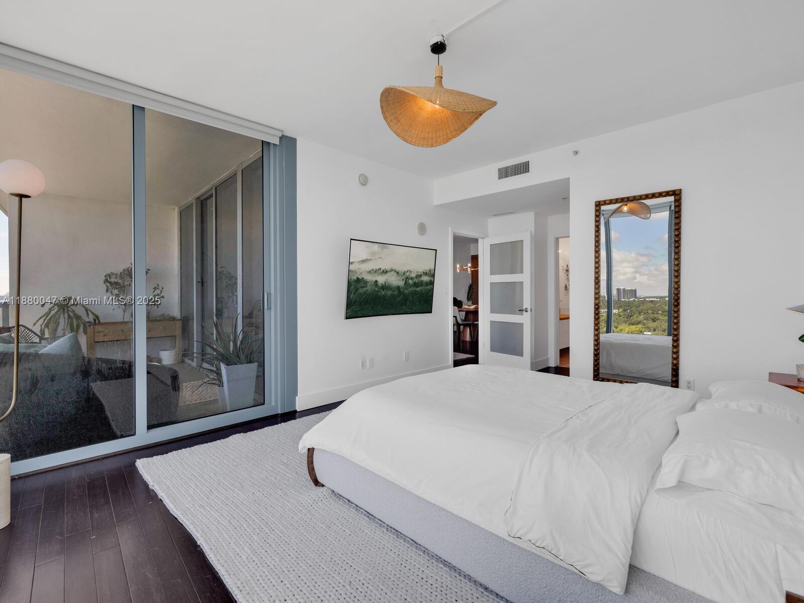 BLUE CONDO - Residential