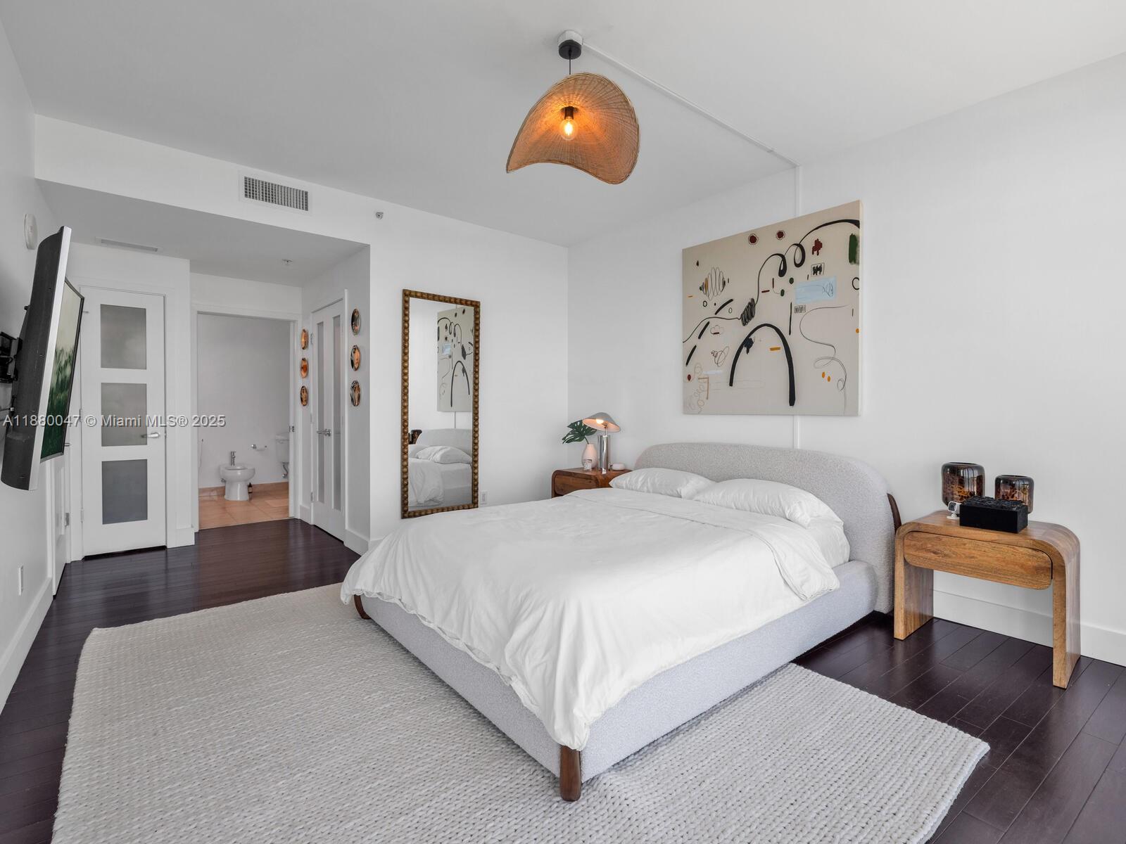 BLUE CONDO - Residential