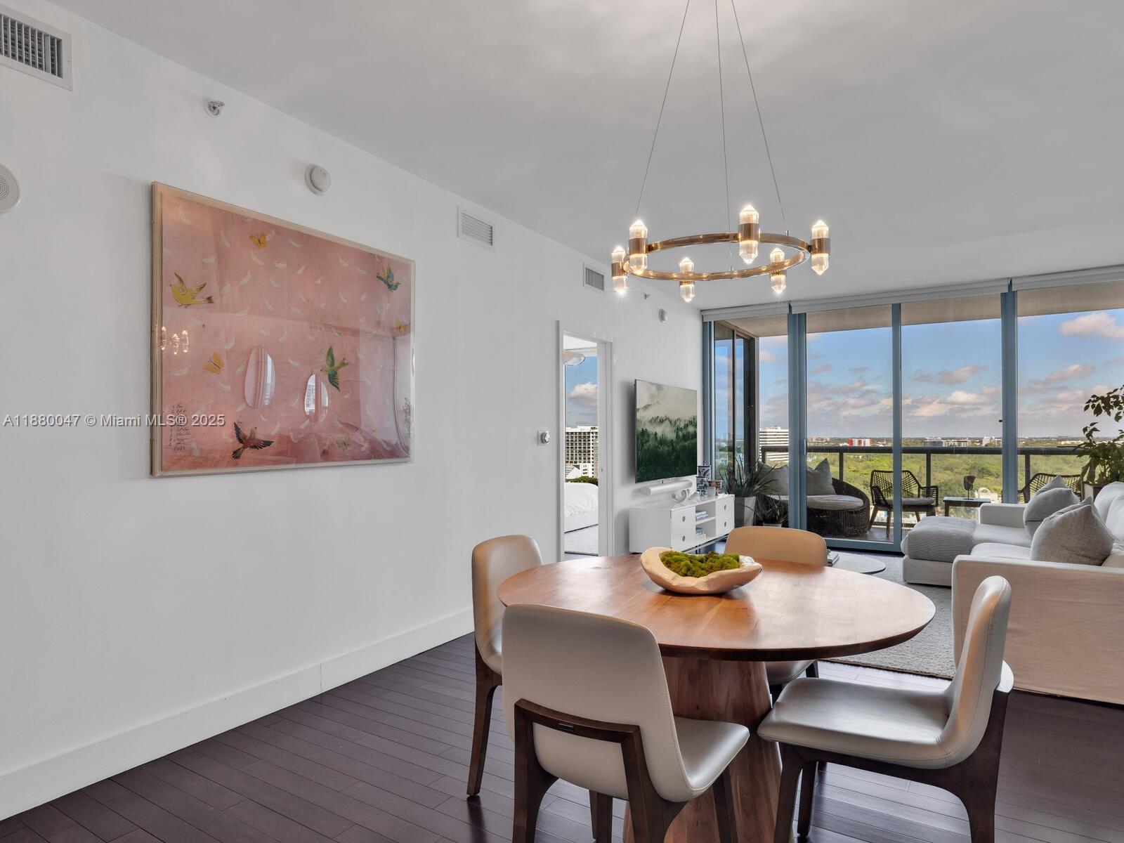 BLUE CONDO - Residential