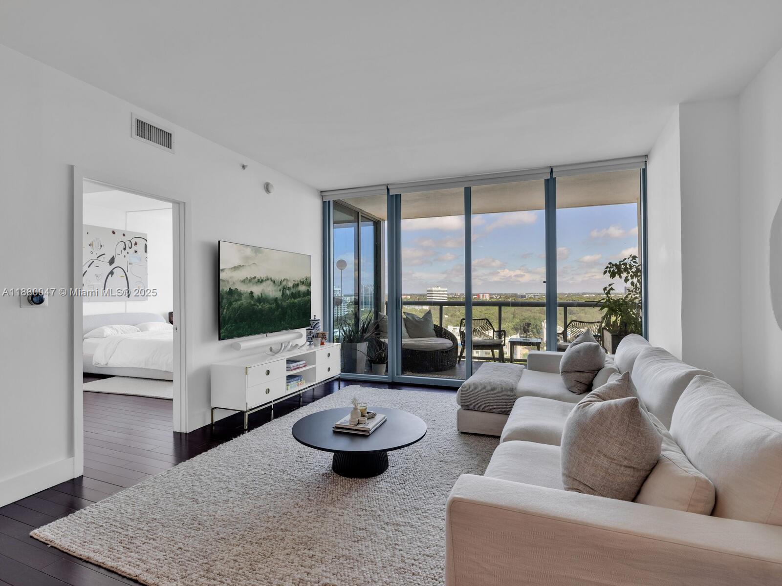 BLUE CONDO - Residential