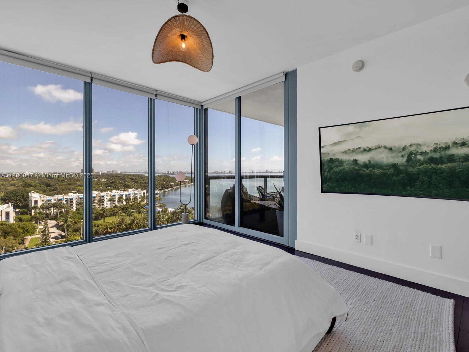 BLUE CONDO - Residential