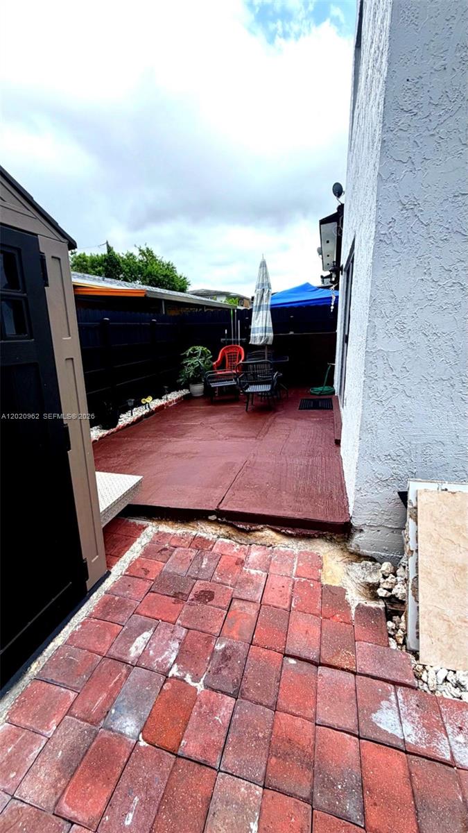 EL POLO CONDO - Residential