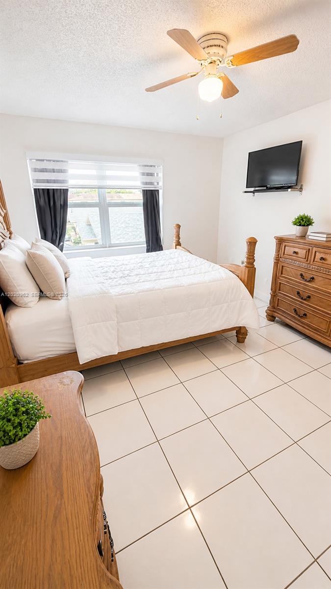 EL POLO CONDO - Residential