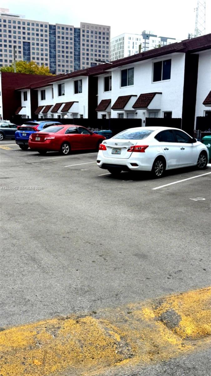 EL POLO CONDO - Residential