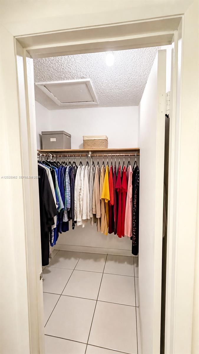 EL POLO CONDO - Residential