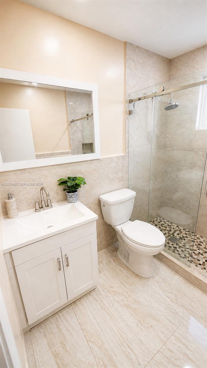 EL POLO CONDO - Residential