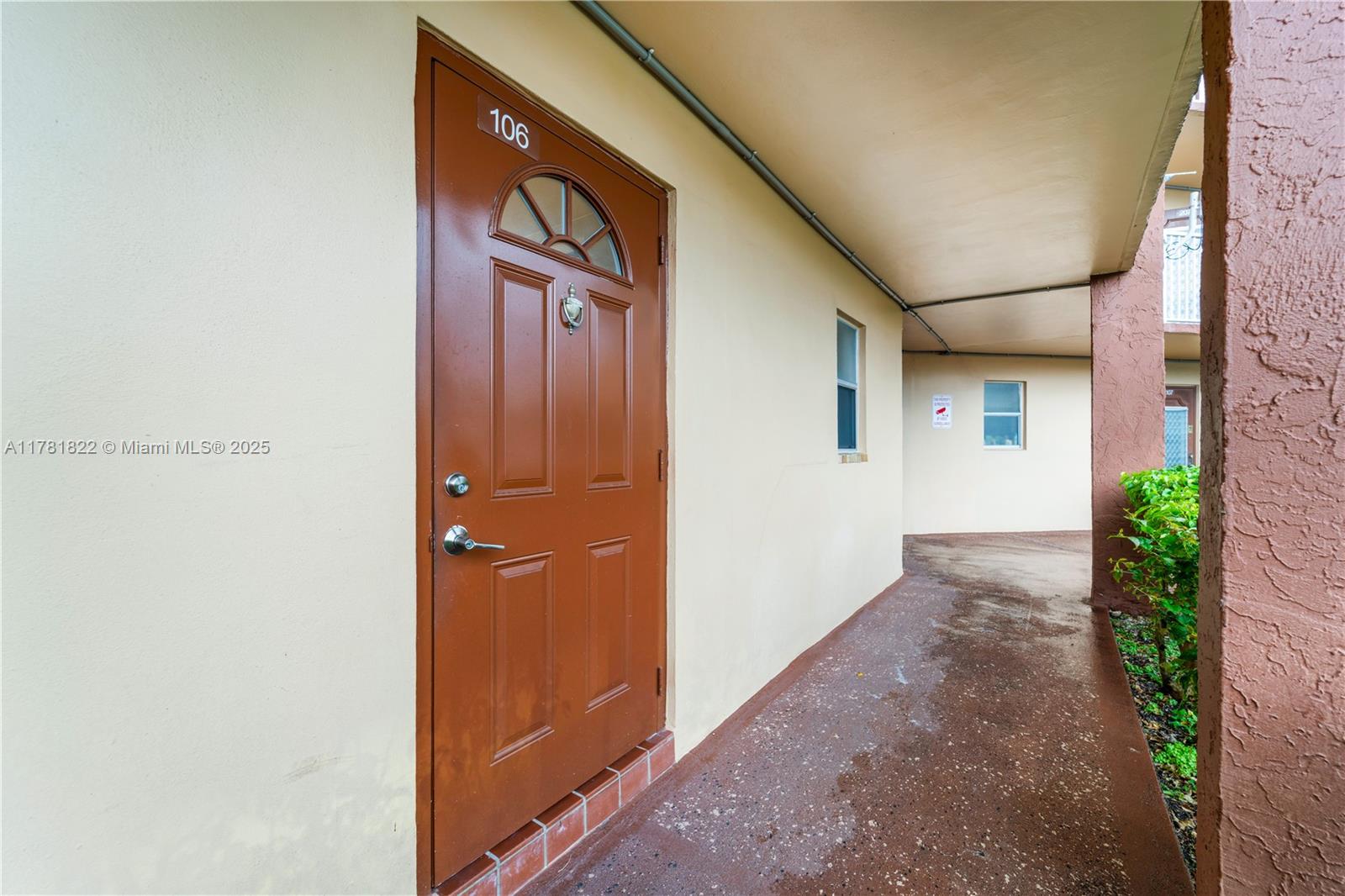 Property for Sale at 9001 Sunrise Lakes Blvd 106, Sunrise, Miami-Dade County, Florida - Bedrooms: 1 
Bathrooms: 1  - $89,999