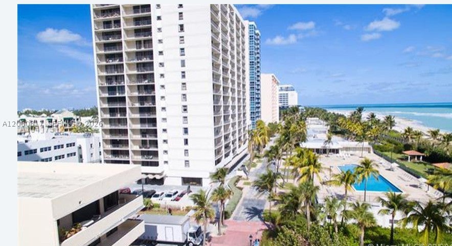 2625 Collins Ave 810
