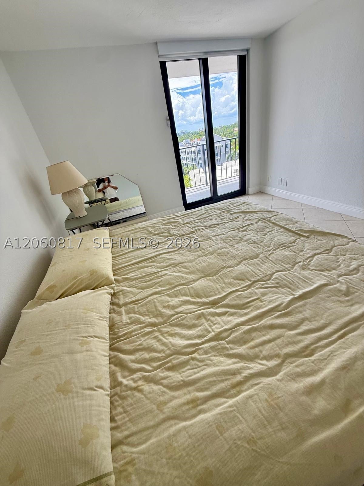 2625 Collins Ave 810