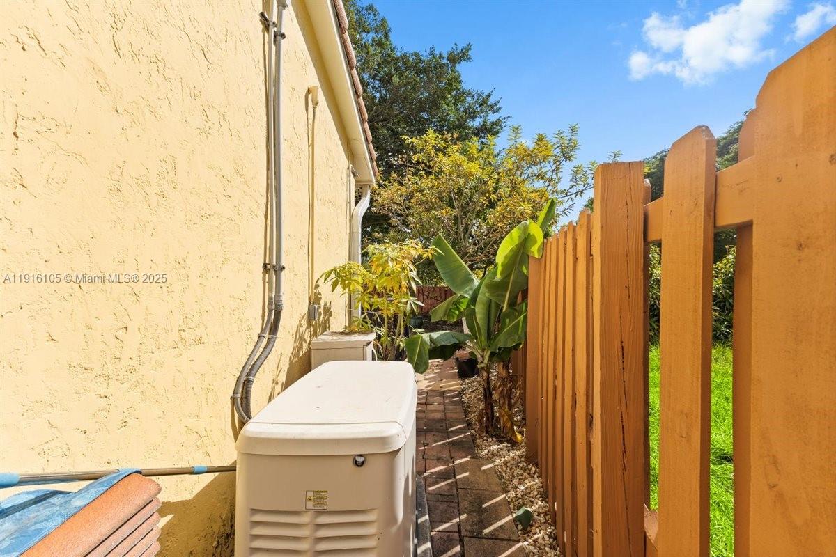 HAMMOCKS SEC 3 - Residential