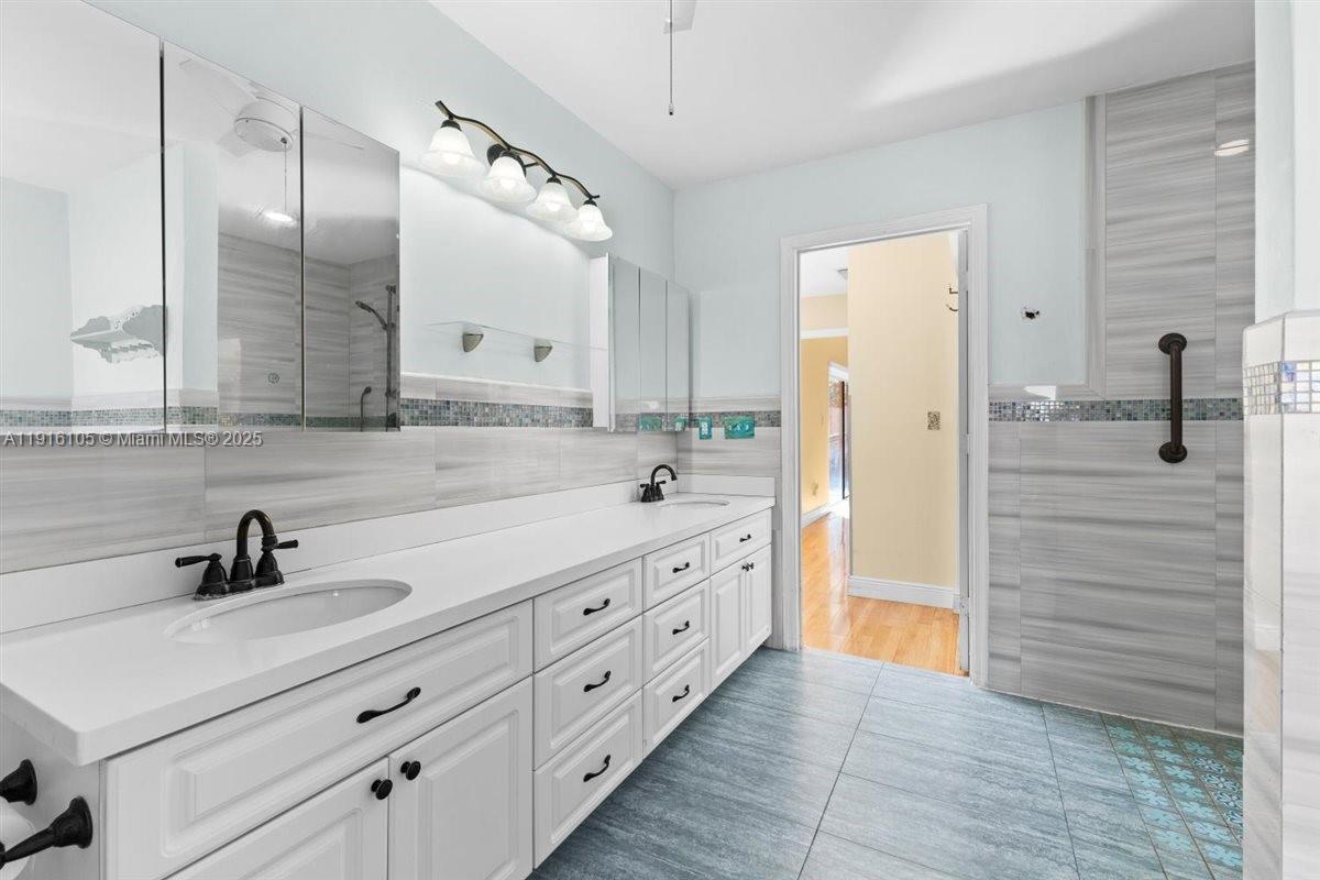 HAMMOCKS SEC 3 - Residential