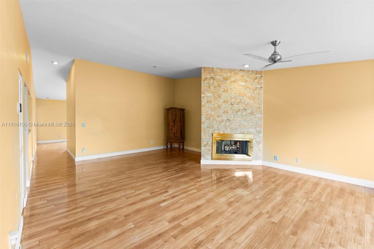 HAMMOCKS SEC 3 - Residential