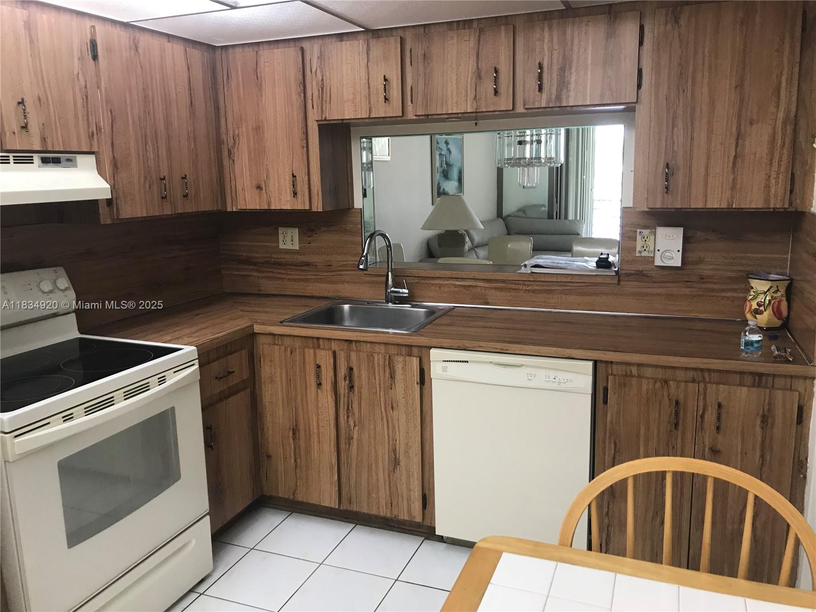 COLONY POINT 4 CONDO - Residential