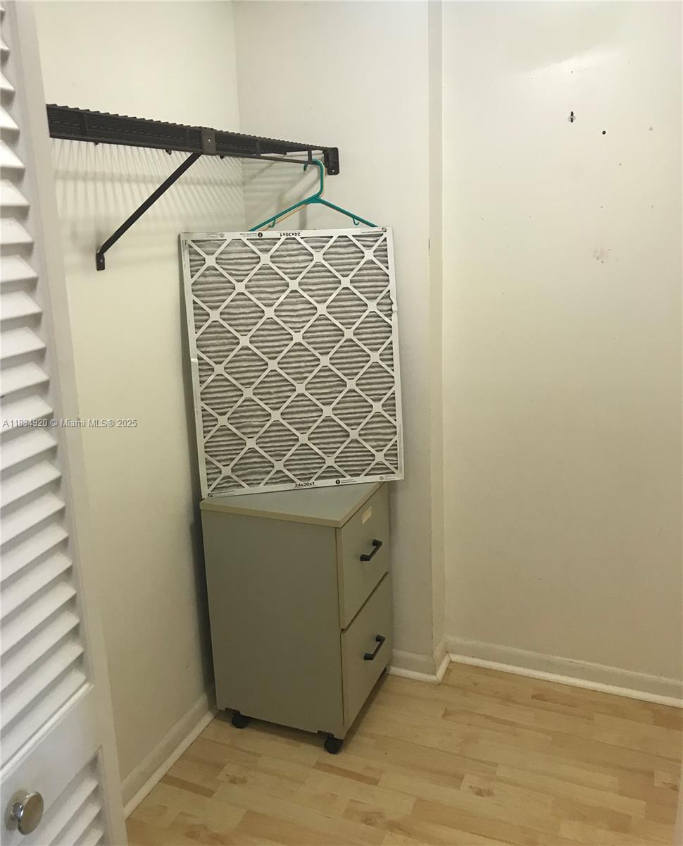 COLONY POINT 4 CONDO - Residential