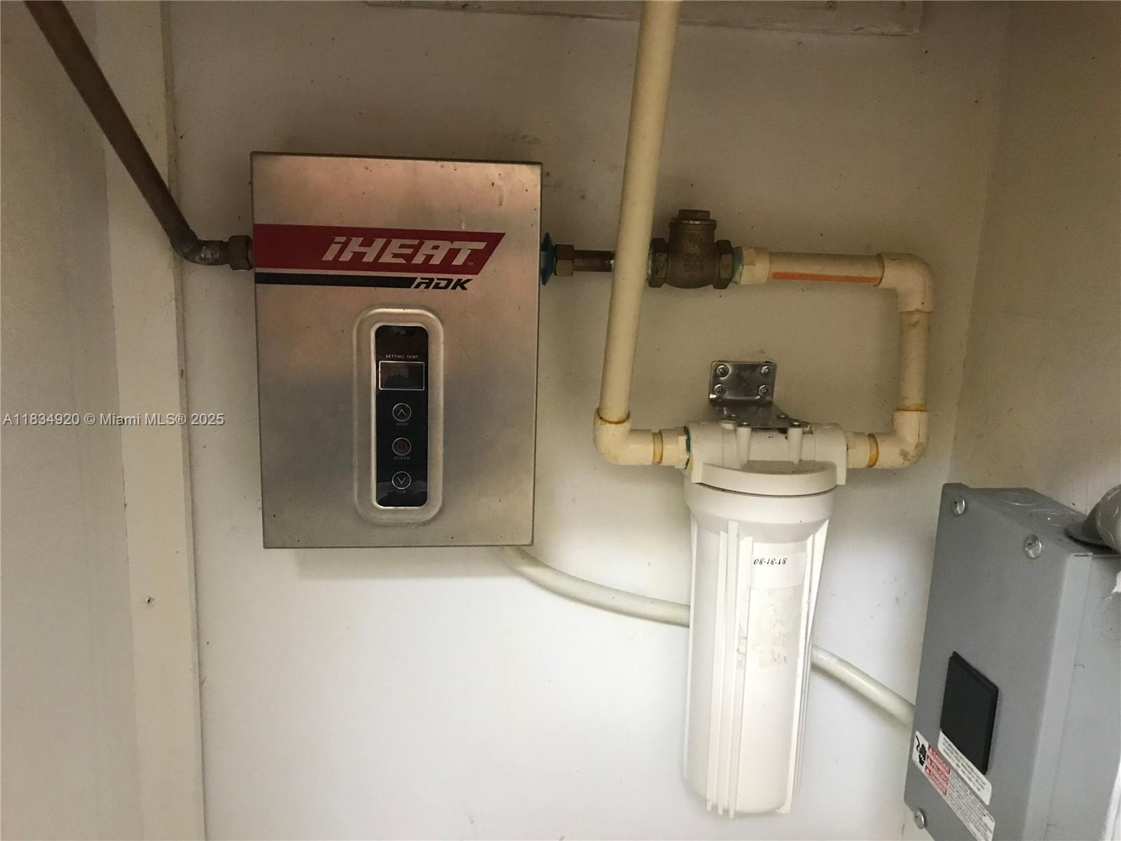 COLONY POINT 4 CONDO - Residential