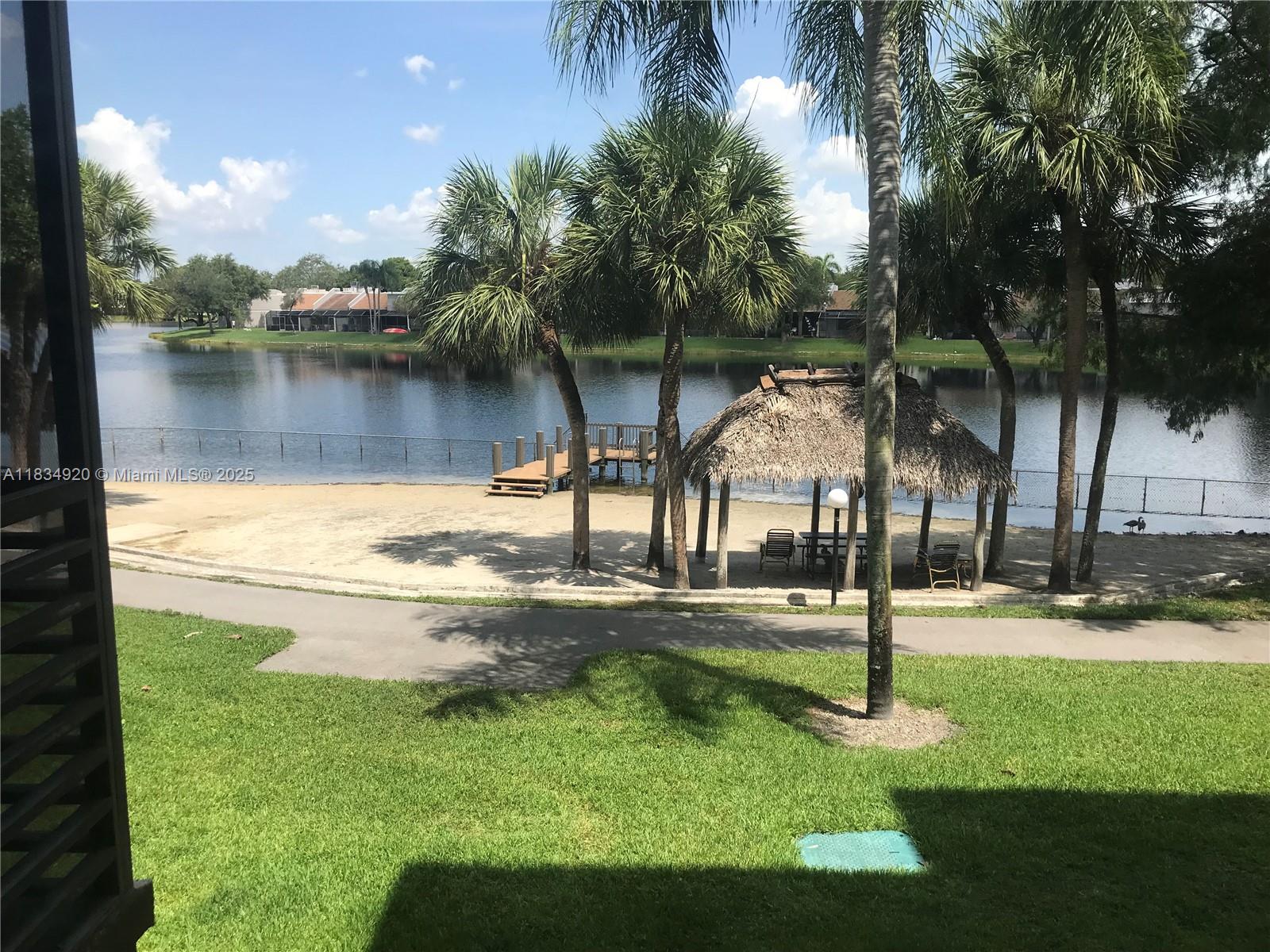 1101 Colony Point Cir 206, Pembroke Pines, FL, 33026/$170,000 1 1101 Colony Point Cir 206