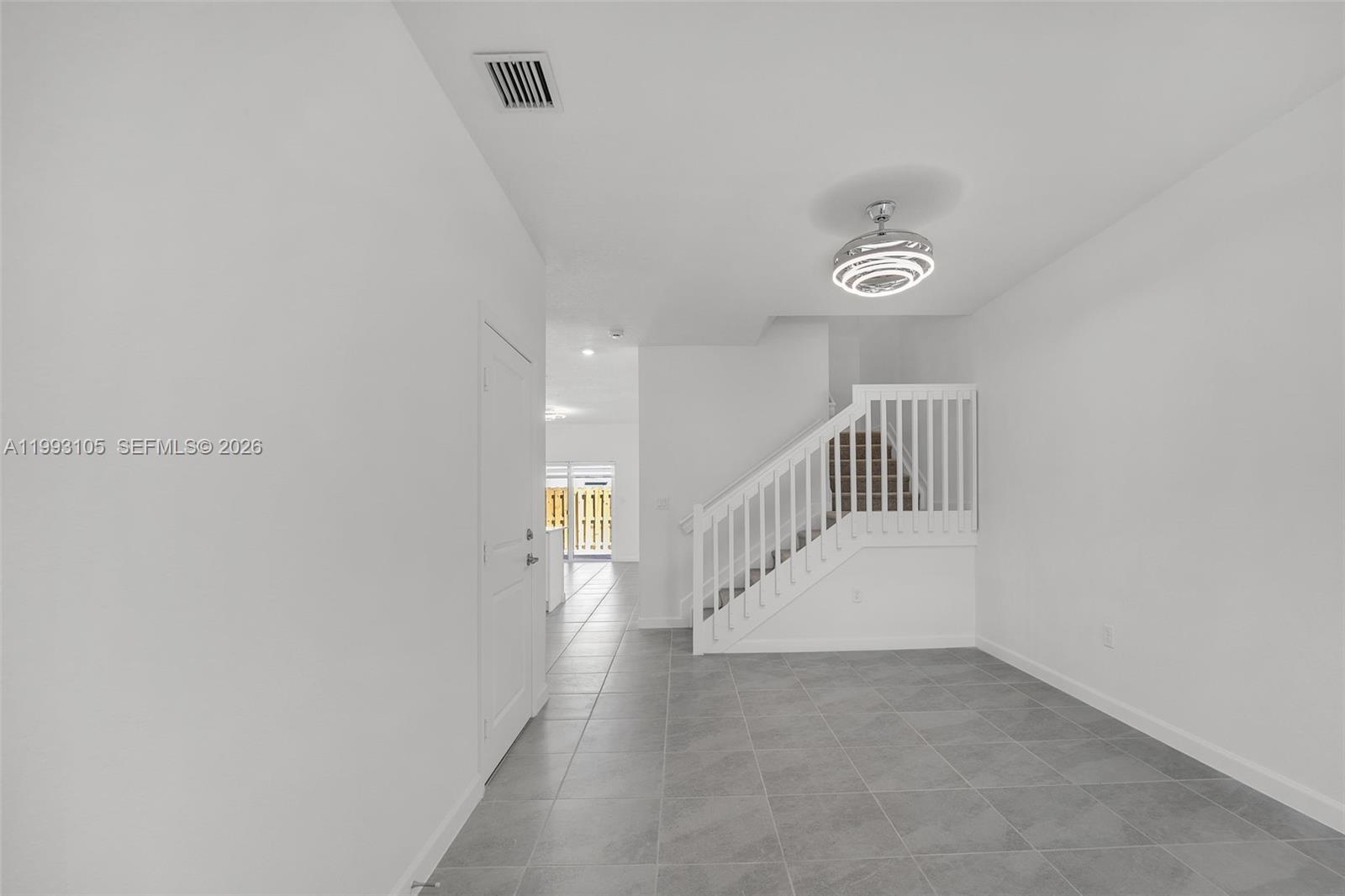 Altamira Castellon Collect - Residential Lease