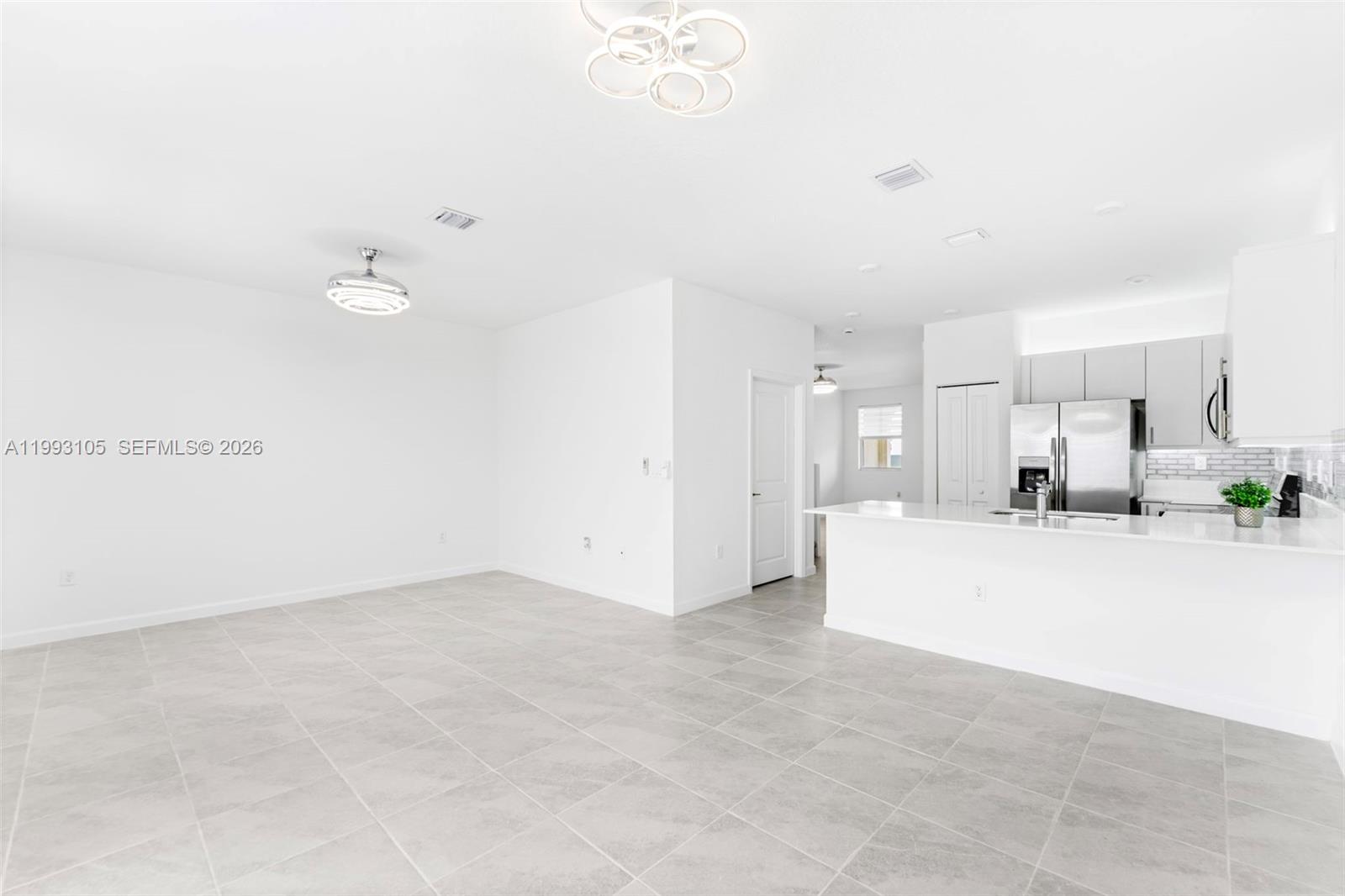 Altamira Castellon Collect - Residential Lease