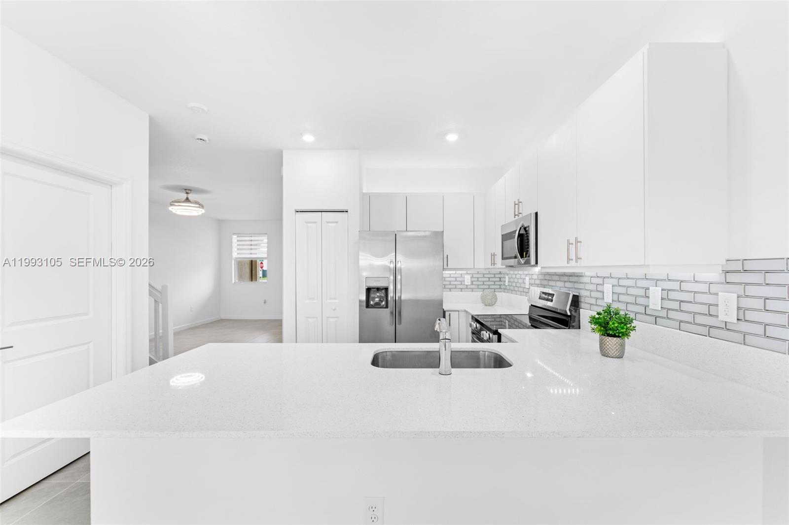 Altamira Castellon Collect - Residential Lease