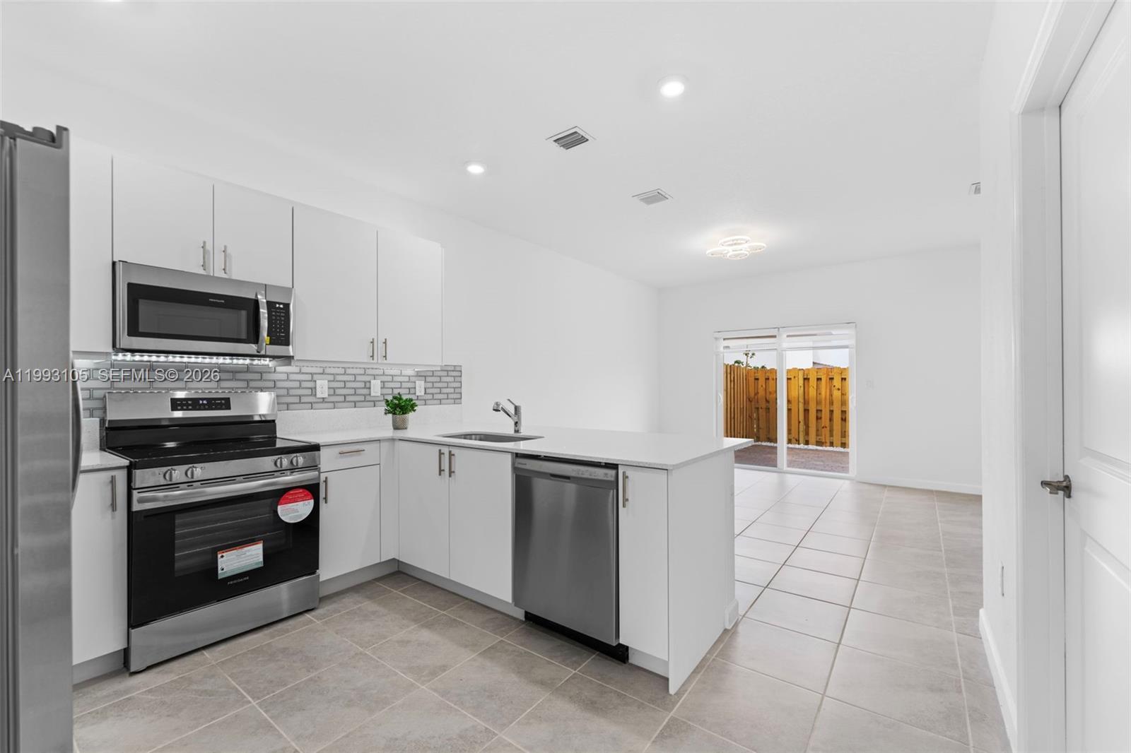 Altamira Castellon Collect - Residential Lease