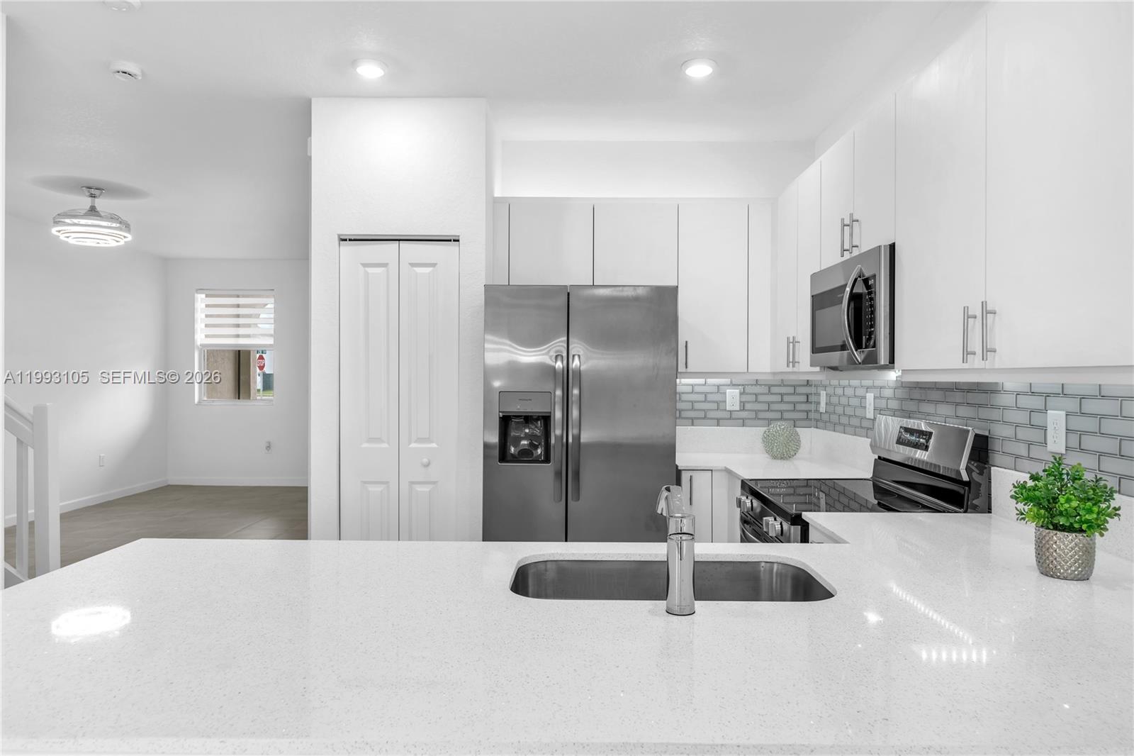 Altamira Castellon Collect - Residential Lease