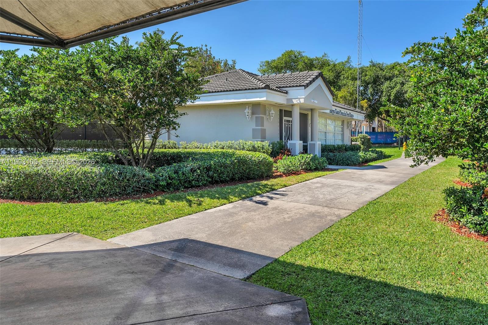 Altamira Castellon Collect - Residential Lease