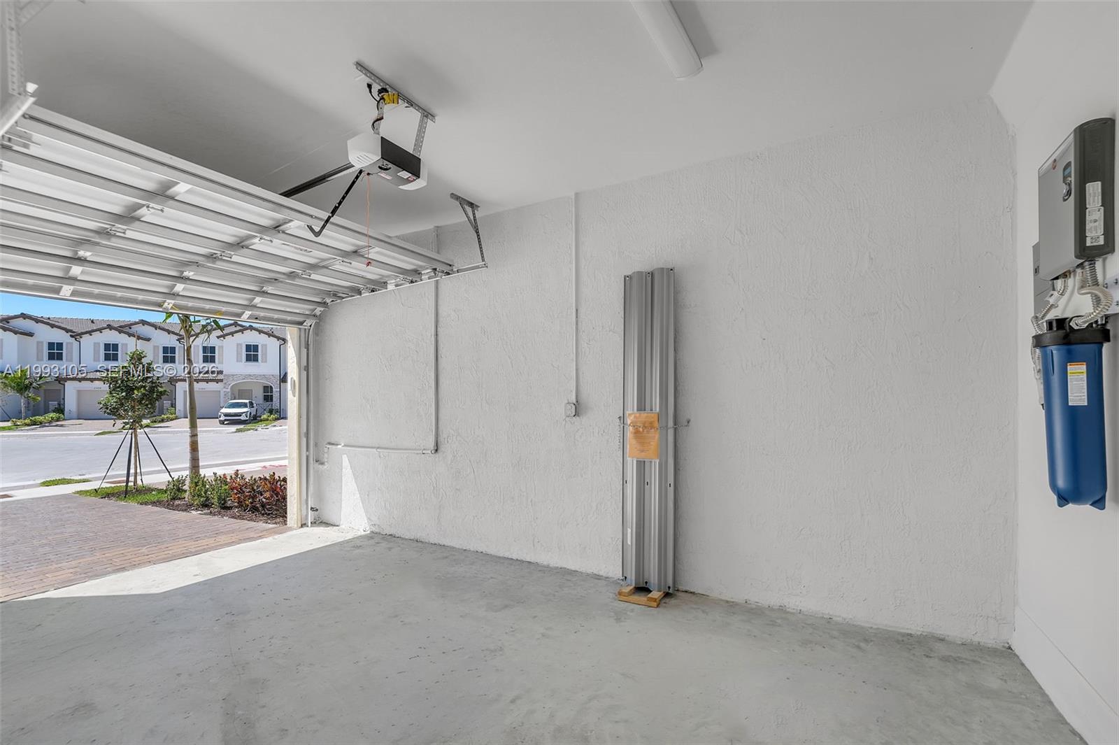 Altamira Castellon Collect - Residential Lease