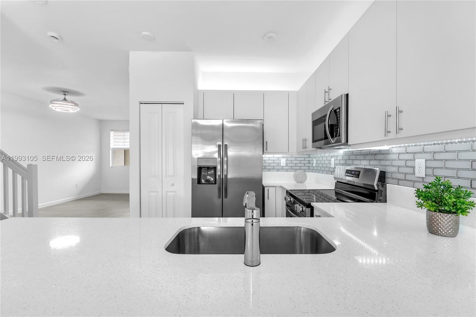 Altamira Castellon Collect - Residential Lease